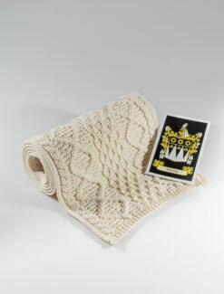 Young Clan Scarf -The Warm Shop shot 57 87638.1605175947