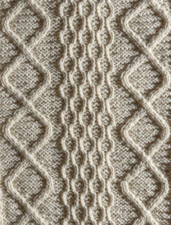 Young Clan Scarf -The Warm Shop shot 82 15566.1605175946